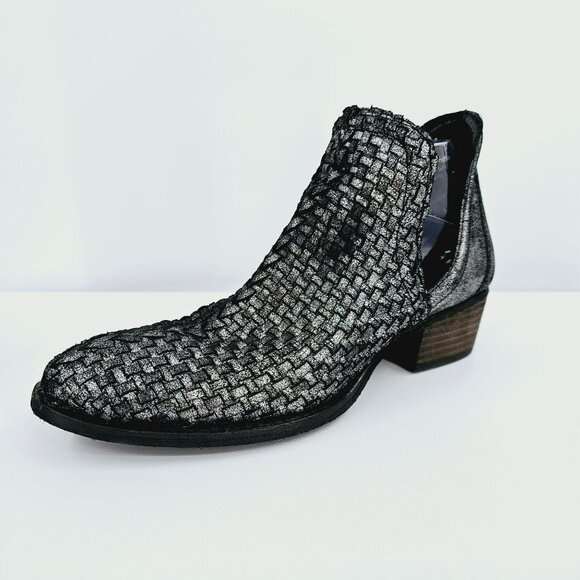 Very Volatile Ankle Bootie 9 Velacruz Metallic Pewter Leather Stacked Heel Woven - Picture 13 of 13